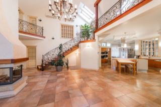 Décorer un escalier en bois : idées et conseils pratiques