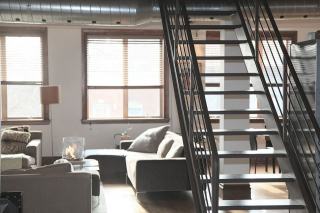 Escalier bois duplex optimiser espace et circulation efficacement