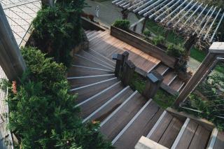 Escalier limon central : pourquoi des marches plus épaisses