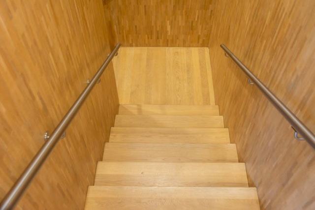 La hauteur des marches d'escalier : normes et calculs pratiques