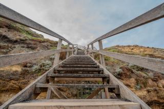 Contremarches escalier : enlever ou conserver, que choisir ?