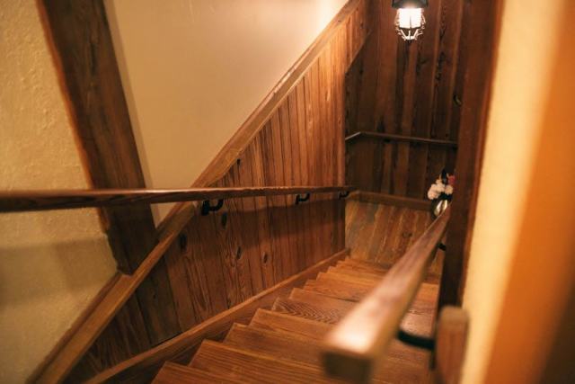 Echelle mezzanine : guide escalier bois
