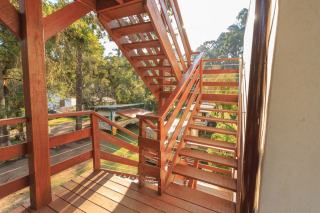 Déstockage escalier extérieur : que signifie ce terme ?