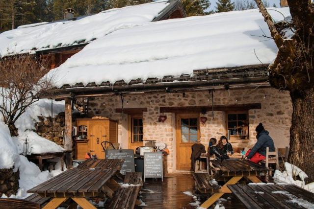 Trouver un escalier bois en Rhône-Alpes : notre réseau de partenaires